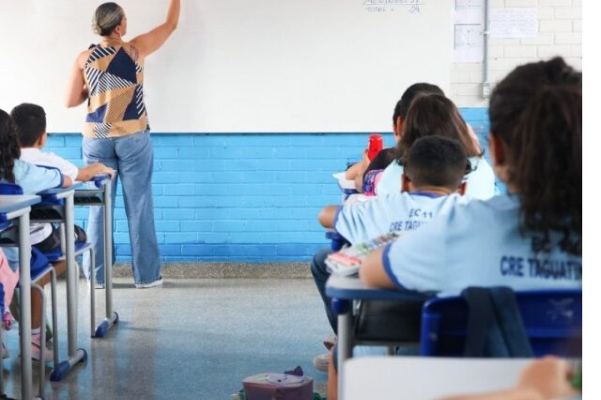 Programa de Lula para formar professores não consegue preencher quase metade das vagas