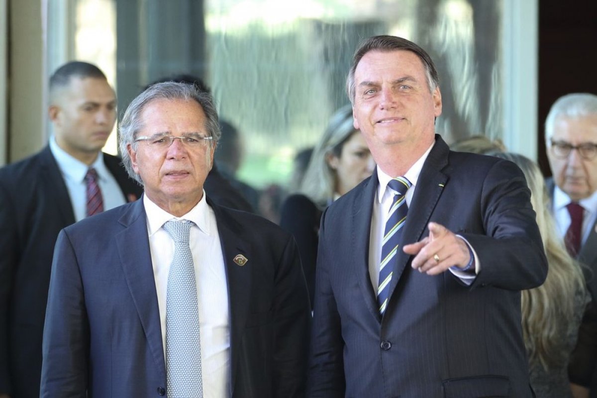 Bolsonaro diz que alta do dólar não interfere na política cambial