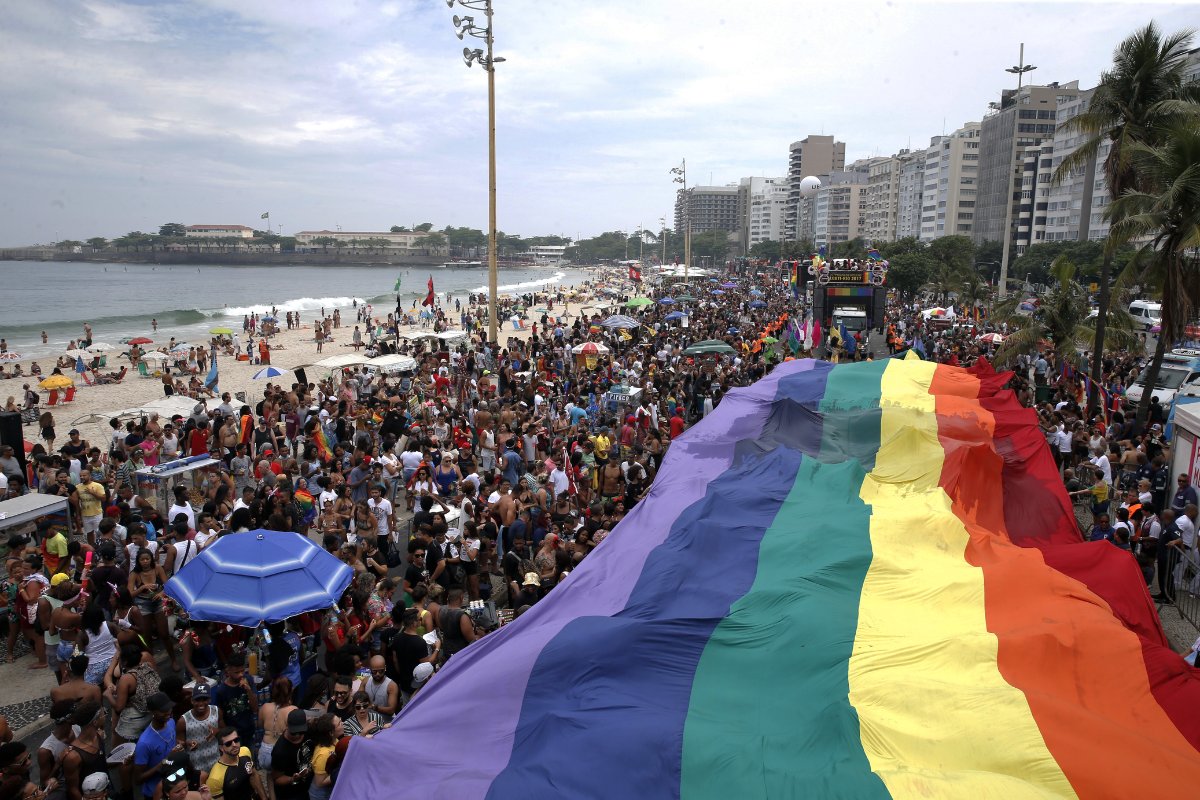 Casamentos entre pessoas do mesmo sexo aumentam no Brasil, segundo levantamento do IBGE
