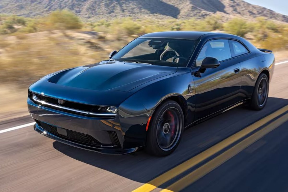 Dodge Charger 2026 terá só uma versão elétrica após queda nas vendas 
