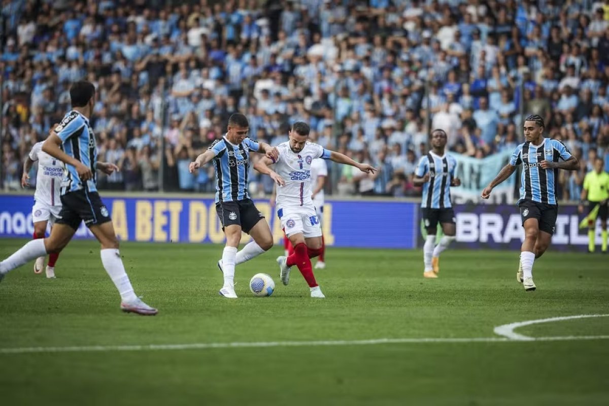 De olho no G-4, Bahia visita Grêmio em Porto Alegre