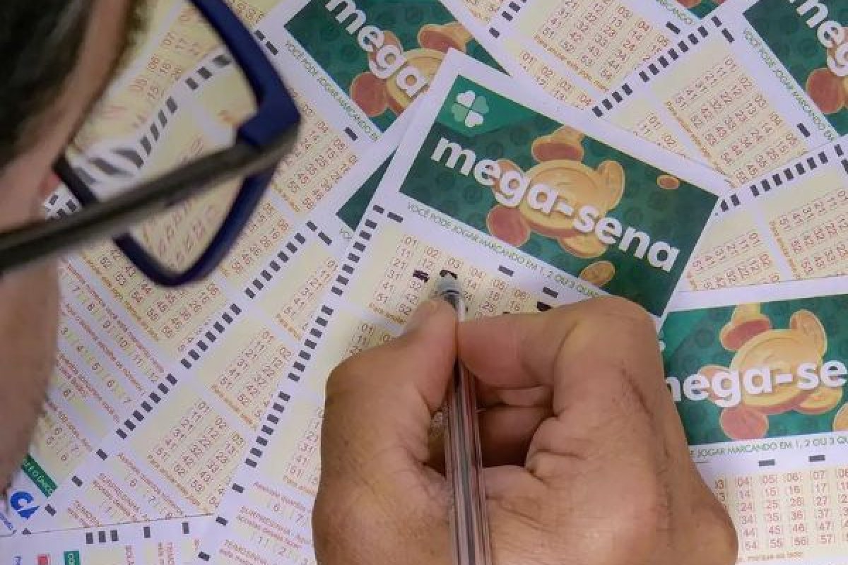 Sem aposta ganhadora, Mega-Sena acumula prêmio para R$ 7,5 milhões