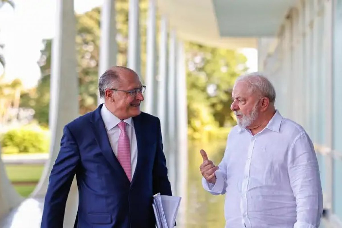 PSB e PDT "fogem" de formar federação com o PT para 2026; entenda