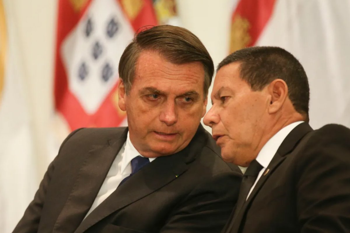 PF avaliará ligação telefônica de Bolsonaro a Mourão antes de depoimento ao STF 