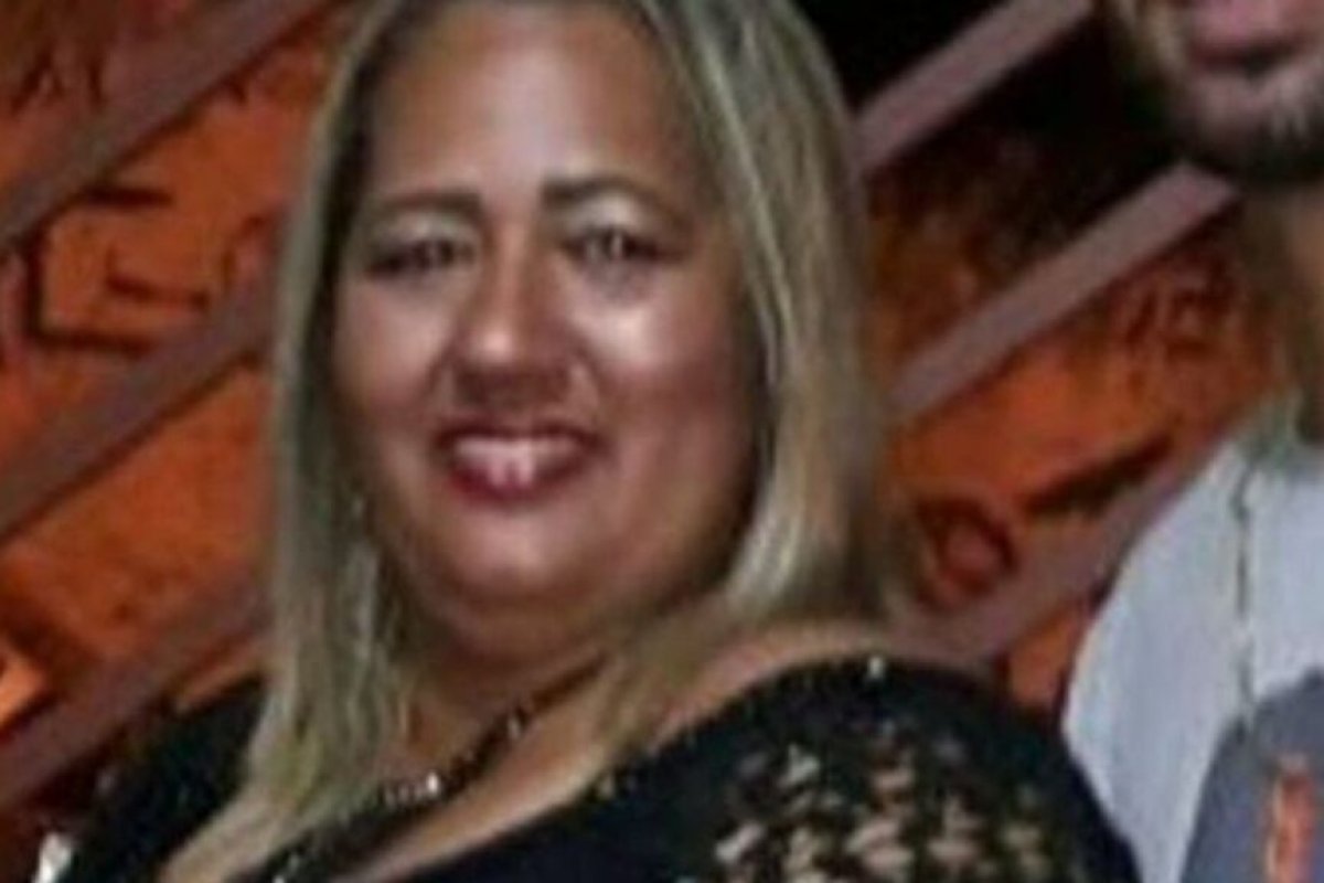 Homem é preso em flagrante após matar a mãe com pedradas e golpes de faca