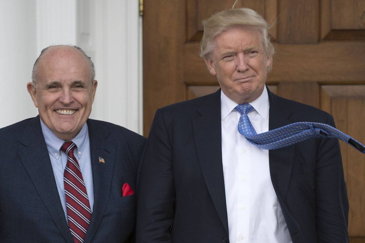 Trump admite ter enviado advogado à Ucrânia para obter informações sobre adversários