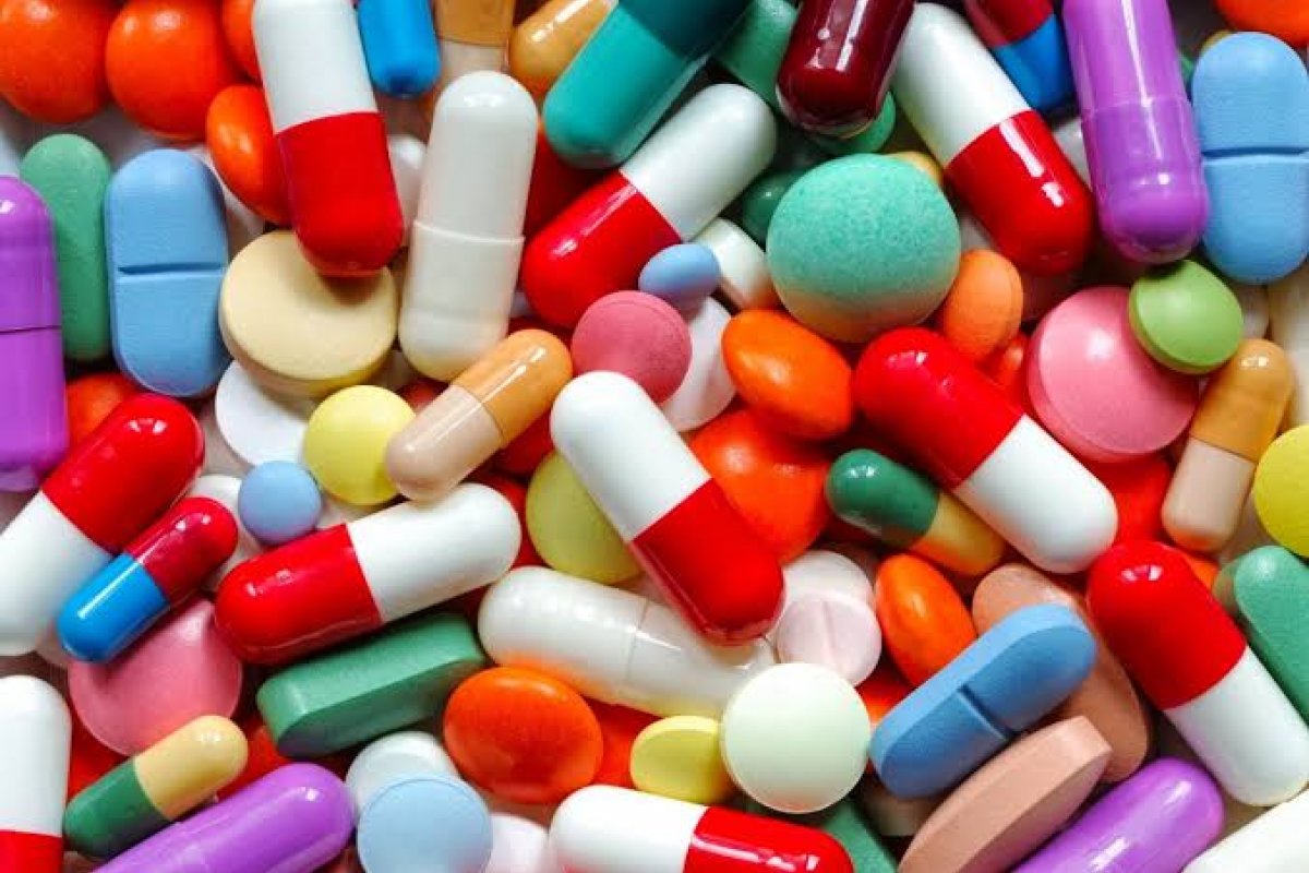 Alimentos comuns podem anular o efeito de medicamentos: entenda as interações silenciosas!