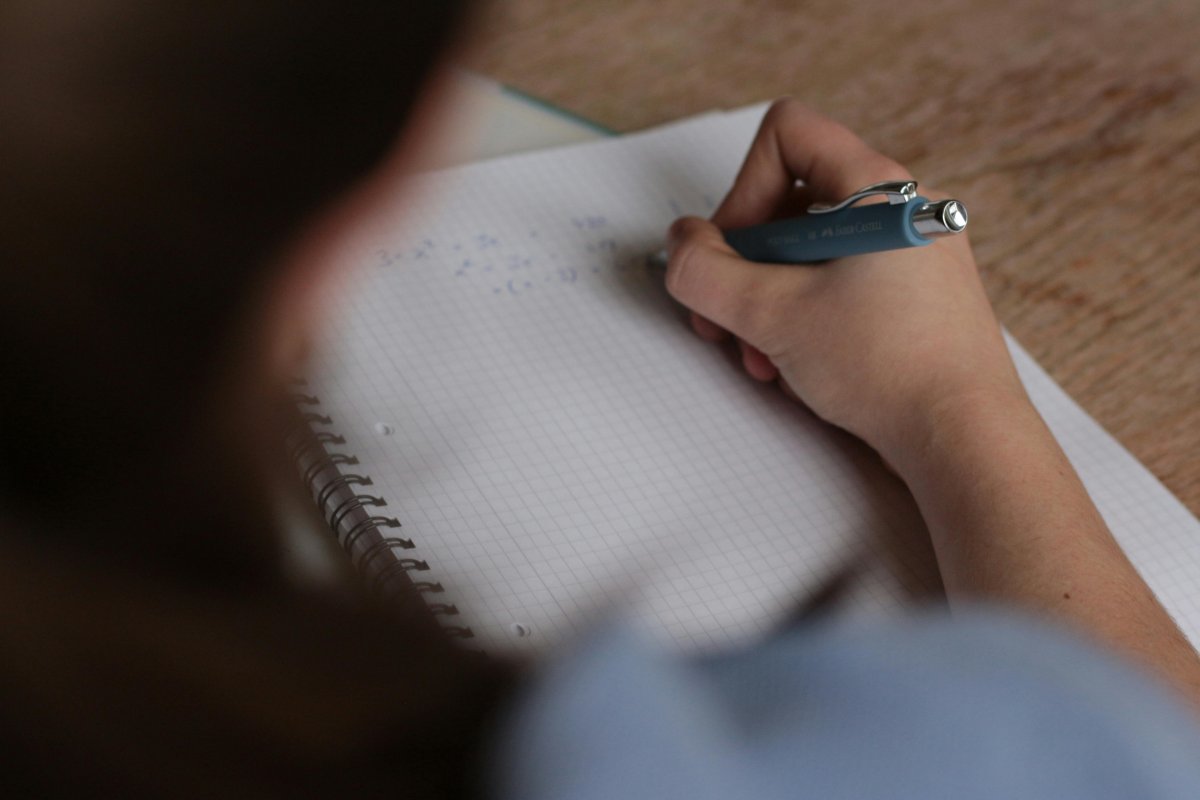 Programa SOMOS Futuro oferece 176 bolsas de estudos para alunos do 9º ano