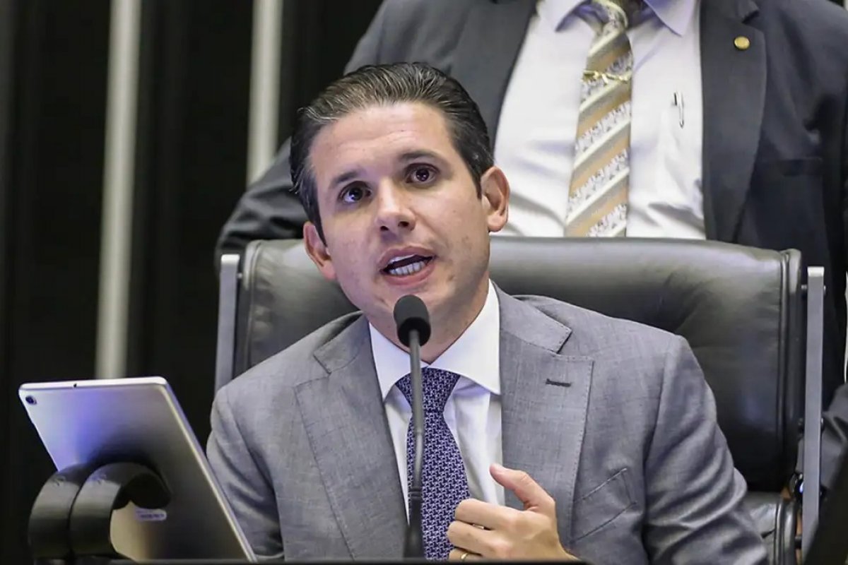 Hugo Motta defende nova agenda fiscal e elogia atuação de Haddad