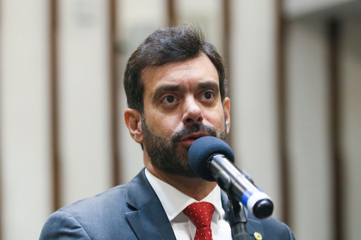 Tiago Correia cobra DNIT por obras noturnas na BR-116 para evitar engarrafamentos 