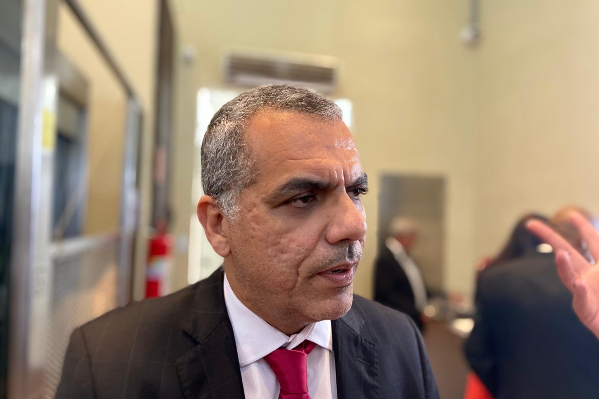 Vídeo: "É mais um absurdo", diz Cezar Leite sobre o bloqueio dos perfis de Carla Zambelli 