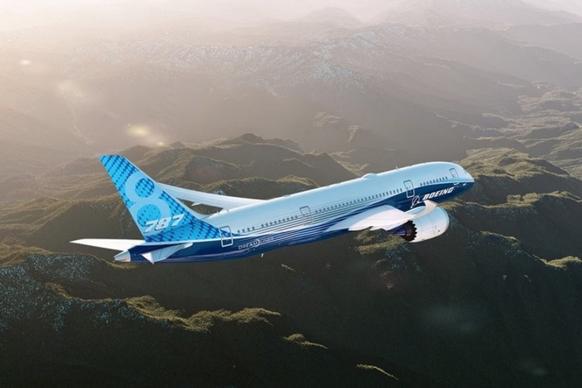 Caixas-pretas são recuperadas após queda de Boeing 787 na Índia