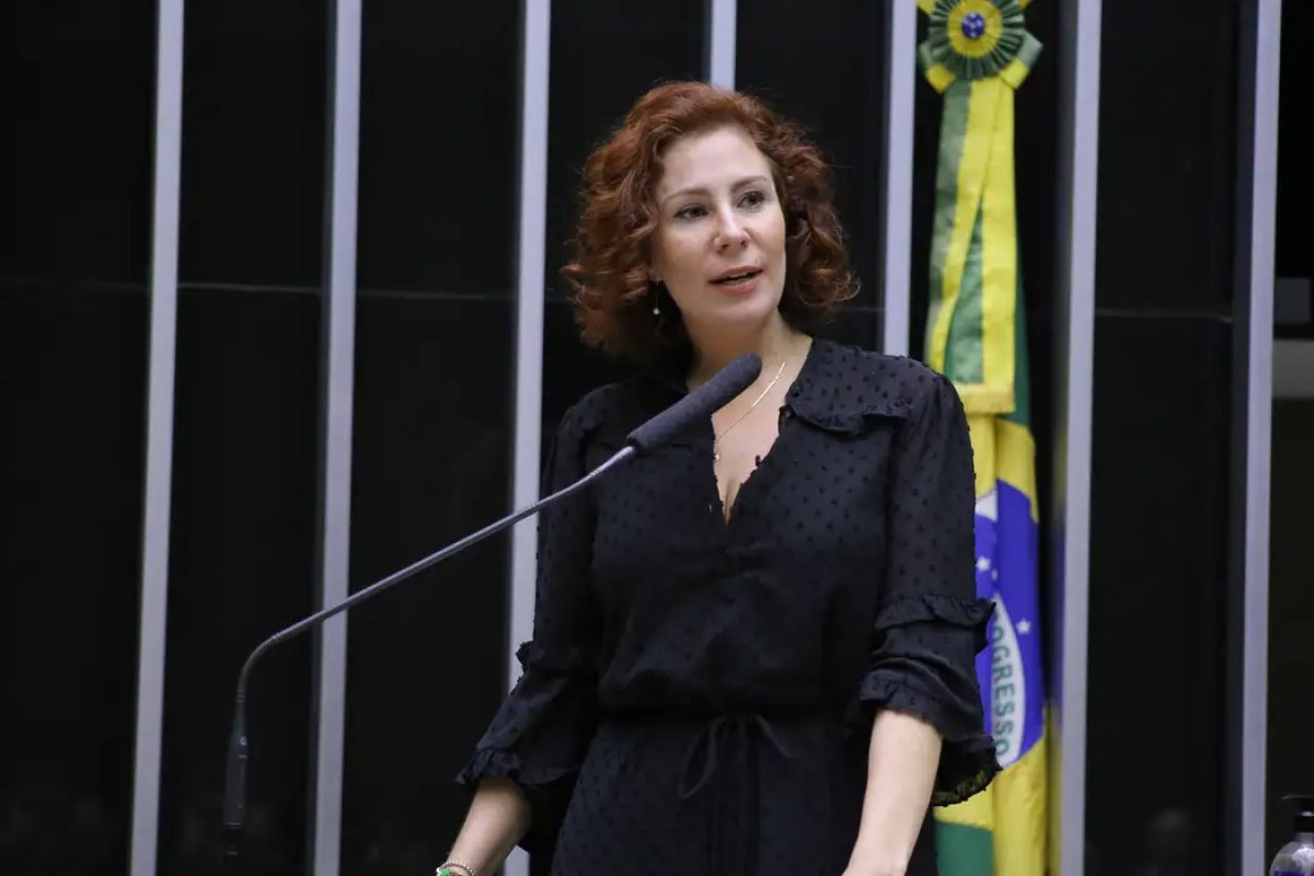 Zambelli contrata advogado criminalista italiano para evitar extradição ao Brasil 