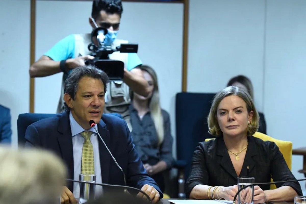 Governo Lula libera R$ 336 milhões em emendas após reunião do IOF