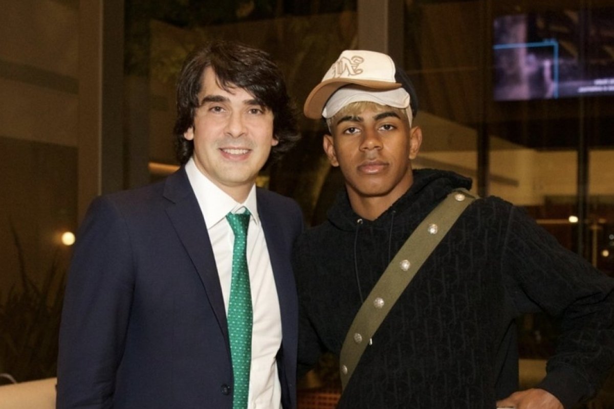 Diego Fernandes recebe Lamine Yamal no Terminal do BTG e reforça tradição de hospitalidade a grandes nomes do esporte!