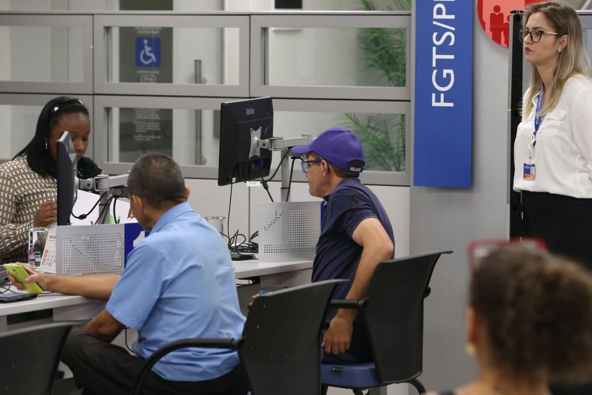 Saque do FGTS poderá ser liberado para quem completar 60 anos