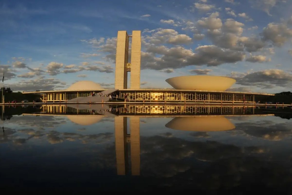 Congresso aprova medidas que vão custar R$ 106 bi aos cofres públicos em 2025, aponta levantamento