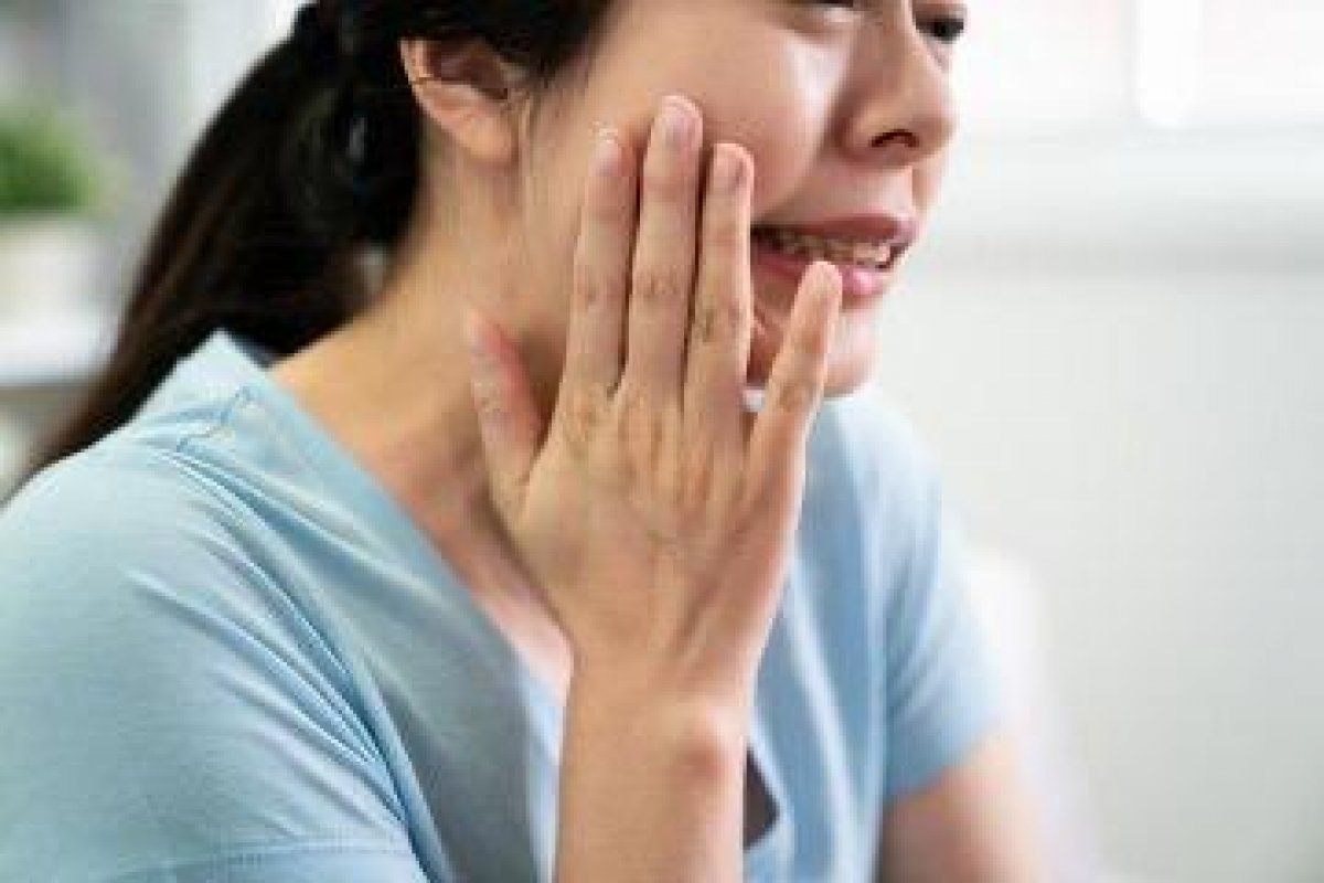 Sensibilidade nos dentes: entenda as causas e saiba como aliviar o incômodo!