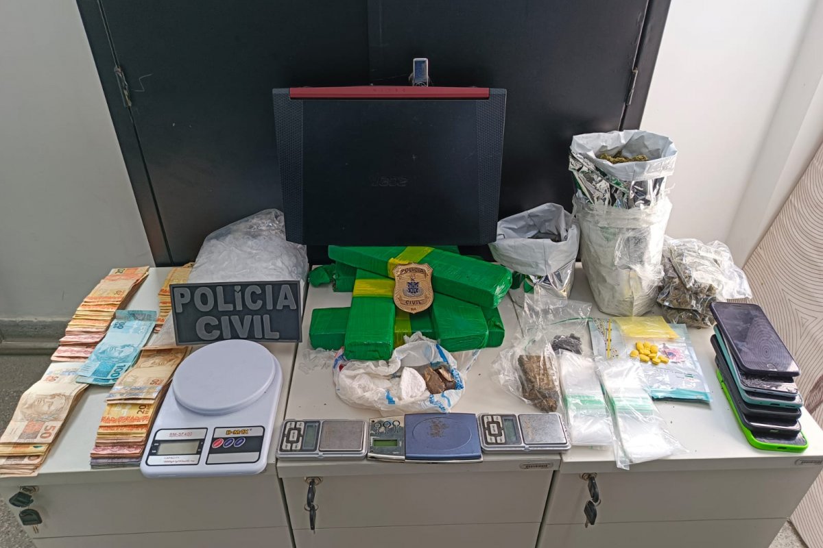 Homens são flagrados com drogas prontas para a venda em Ilhéus 