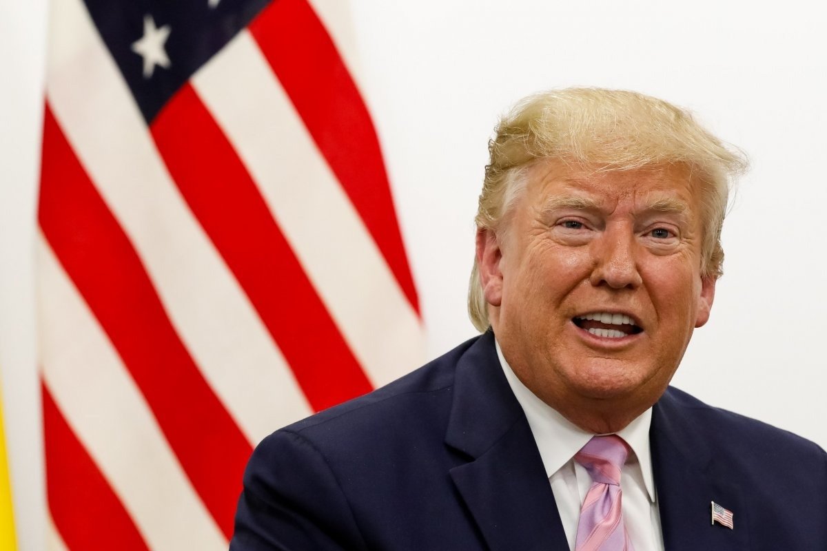 Trump diz que Bolsonaro é alvo de perseguição no Brasil: 'não é culpado de nada'