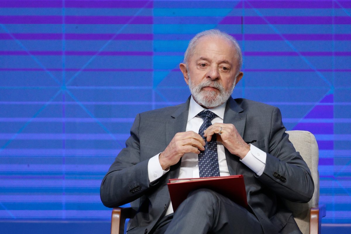Aprovação do governo Lula alcança maior patamar do ano, mas continua atrás da desaprovação, aponta pesquisa AtlasIntel