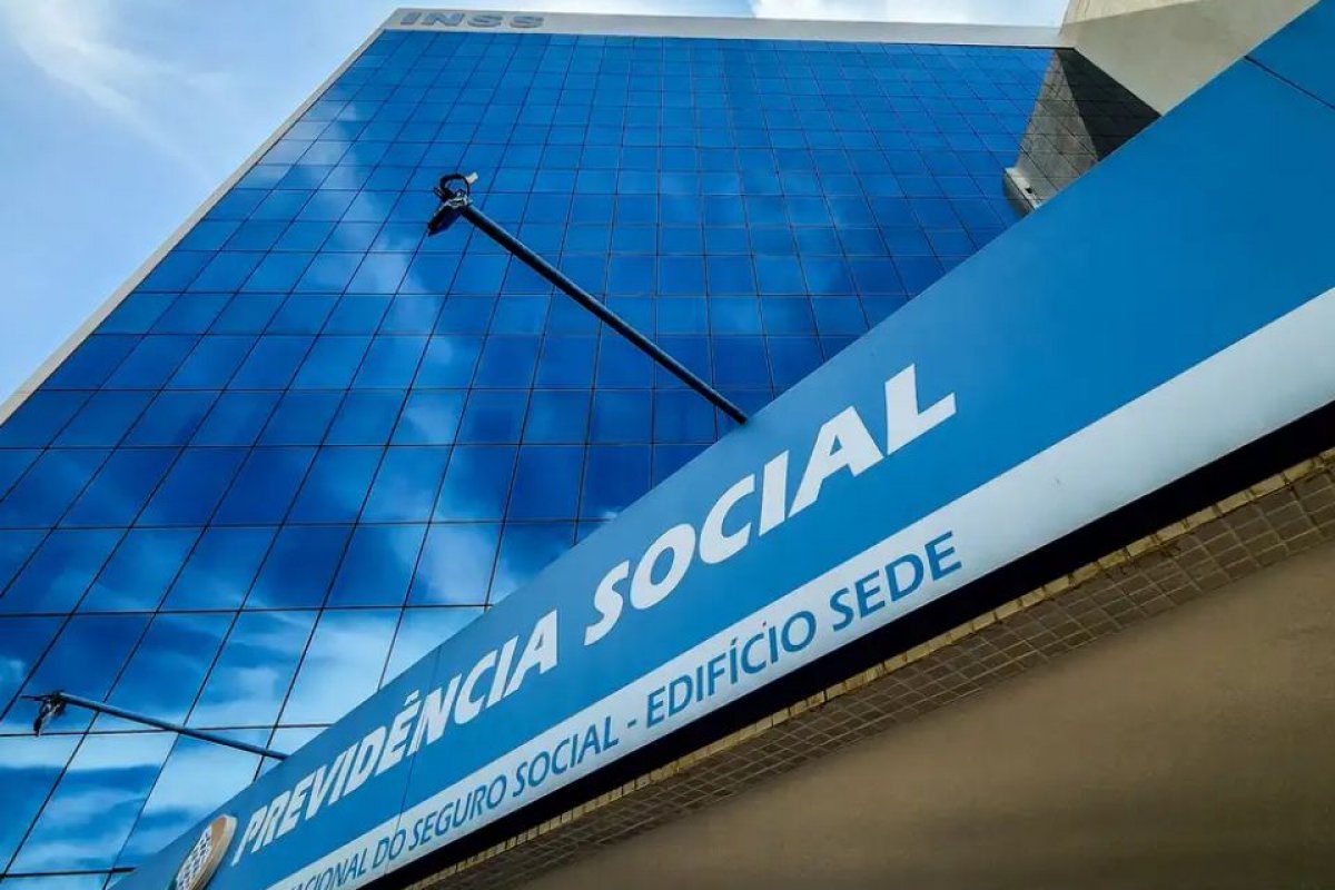 Consignado do INSS para menor de idade beira 500 mil, e Justiça suspende operações