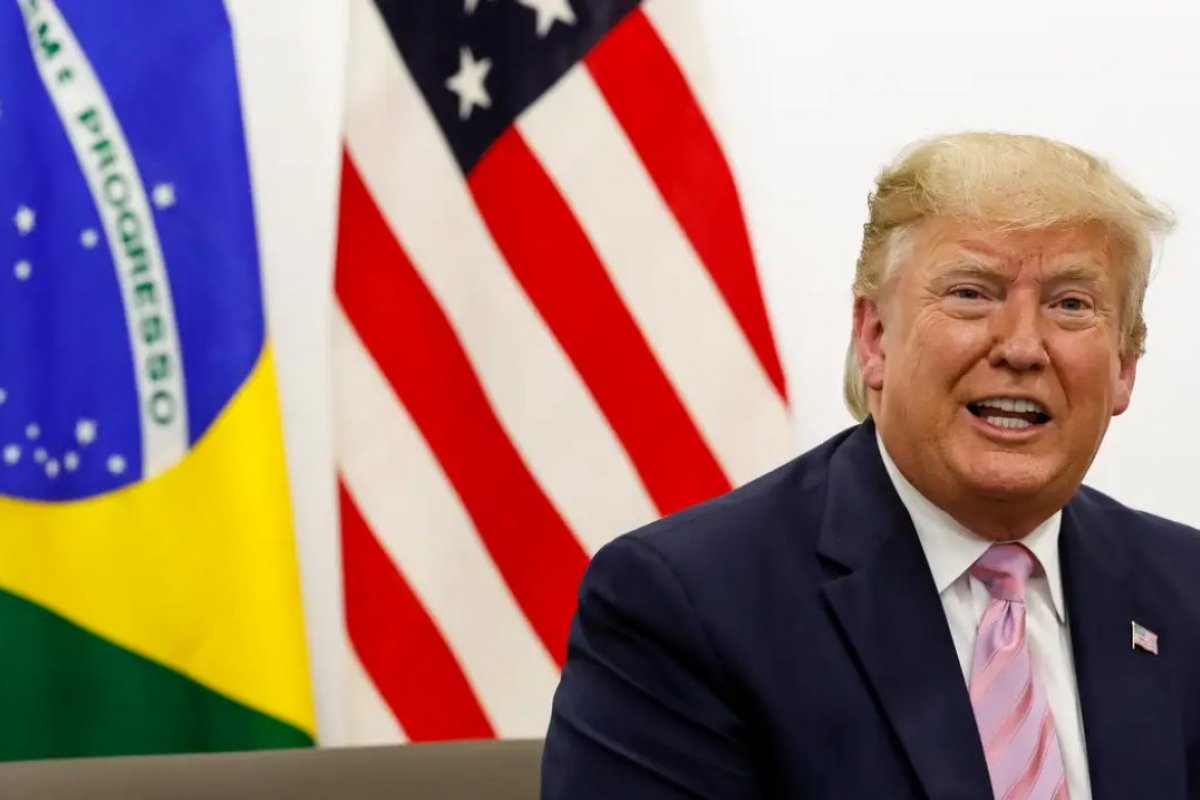 Trump anuncia taxas de 50% sobre produtos importados do Brasil