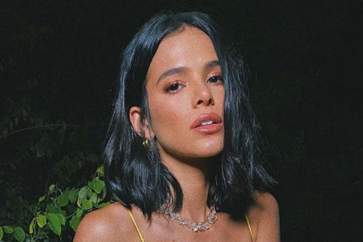 Bruna Marquezine recebe crianças refugiadas em sua mansão 