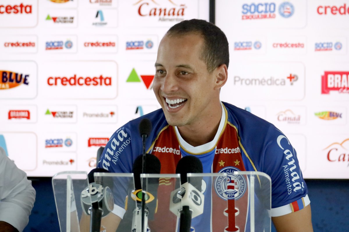 Bahia anuncia contratação do meia Rodriguinho