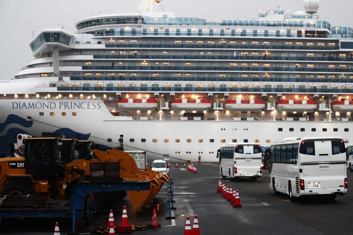 Confirmados 88 novos casos de coronavírus no navio cruzeiro em quarentena no Japão