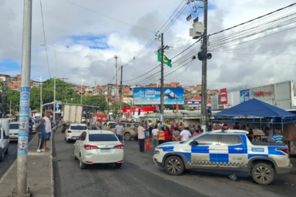 Comerciante morre após ser atropelado enquanto corria para pegar van na Avenida Suburbana