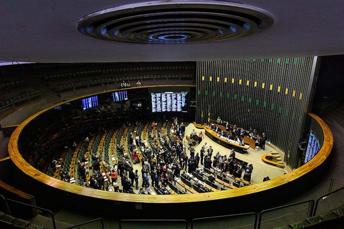 Congresso defende cortar subsídios por volume 'insuportável', mas amplia incentivo bilionário ao esporte