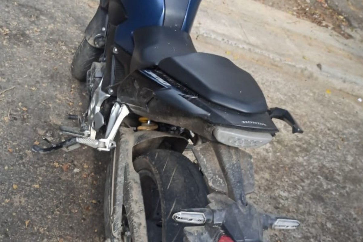 PM apreende motos adulteradas no bairro de São Cristóvão, em Salvador 