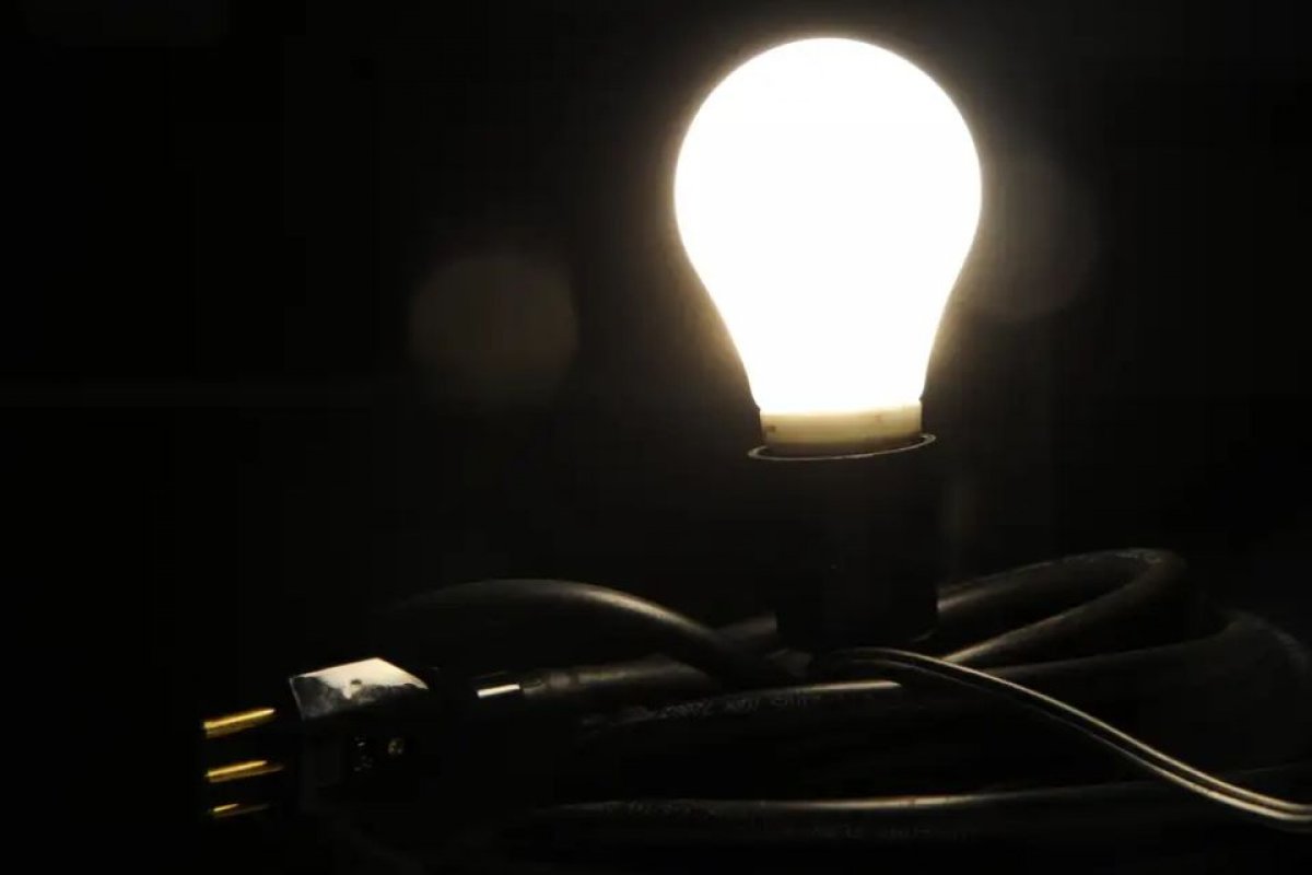 Aneel aciona bandeira vermelha patamar 2, e conta de luz vai subir em agosto