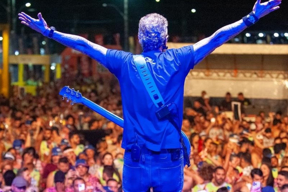 Tuca Fernandes reúne multidão na segunda noite do Fortal 2025! 