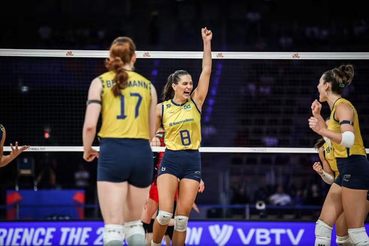 Brasil e Itália decidem Liga das Nações de Voleibol Feminino neste domingo (27); veja onde assistir