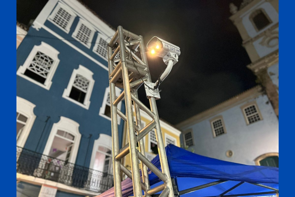 Dois foragidos da Justiça, acusados por homicídio e roubo, são presos em Salvador e Lauro de Freitas
