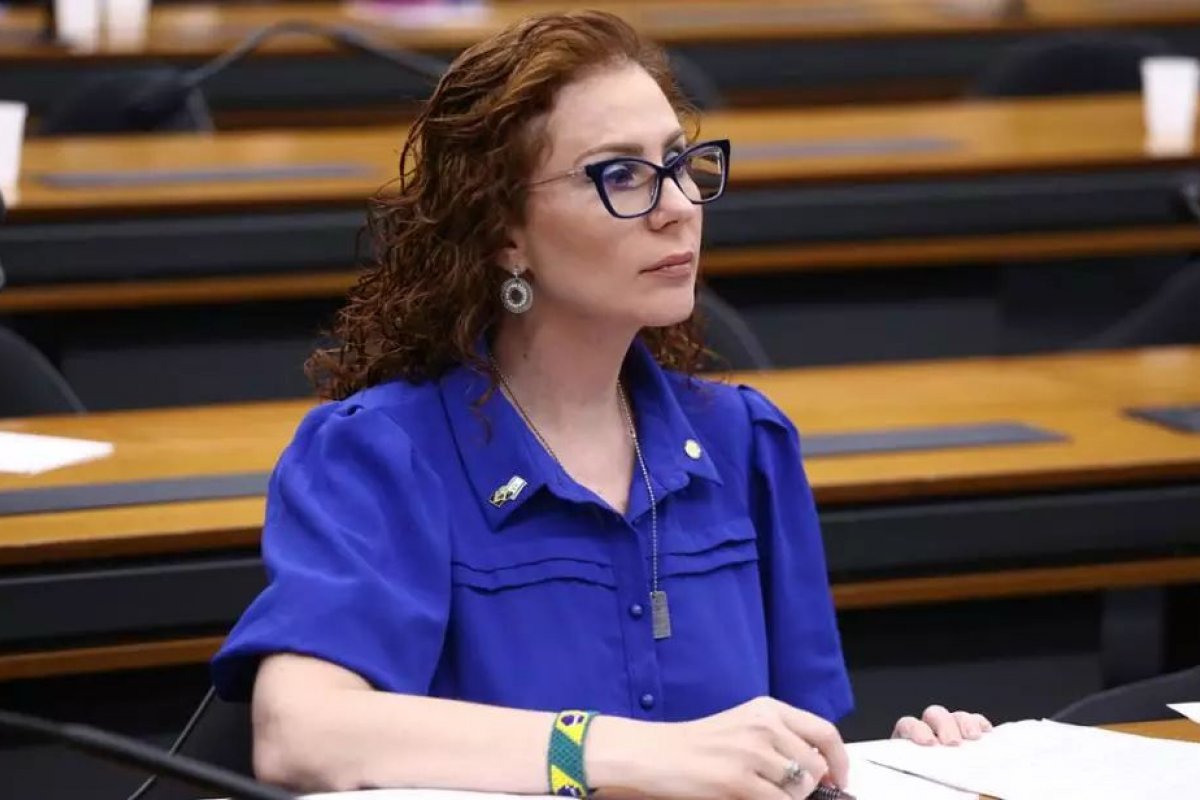 Moraes determina que AGU acompanhe extradição de Zambelli