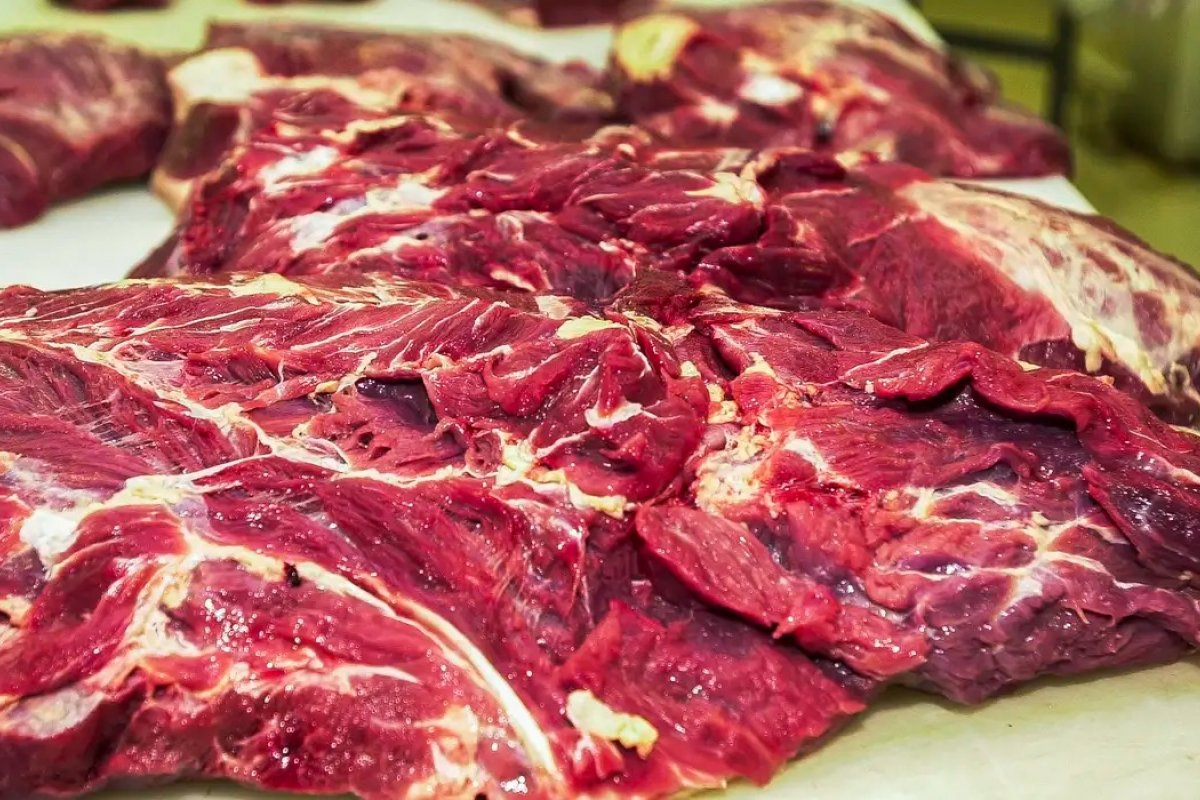 México desbanca EUA e já é segundo maior comprador de carne brasileira