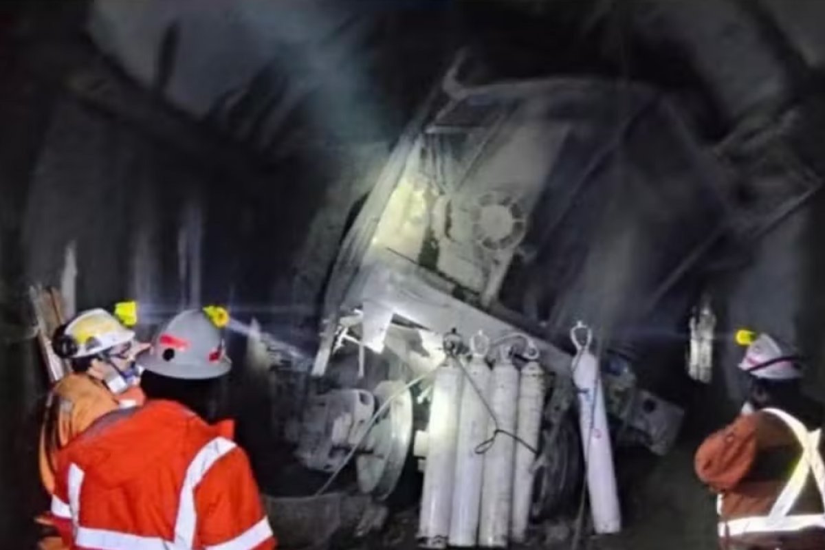 Equipes encontram mais dois corpos em mina que desabou no Chile 