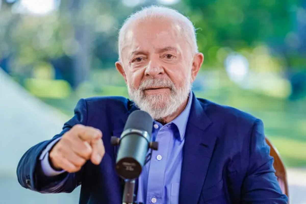 Lula defende PIX e afirma que Trump deveria fazer experiência com sistema nos EUA