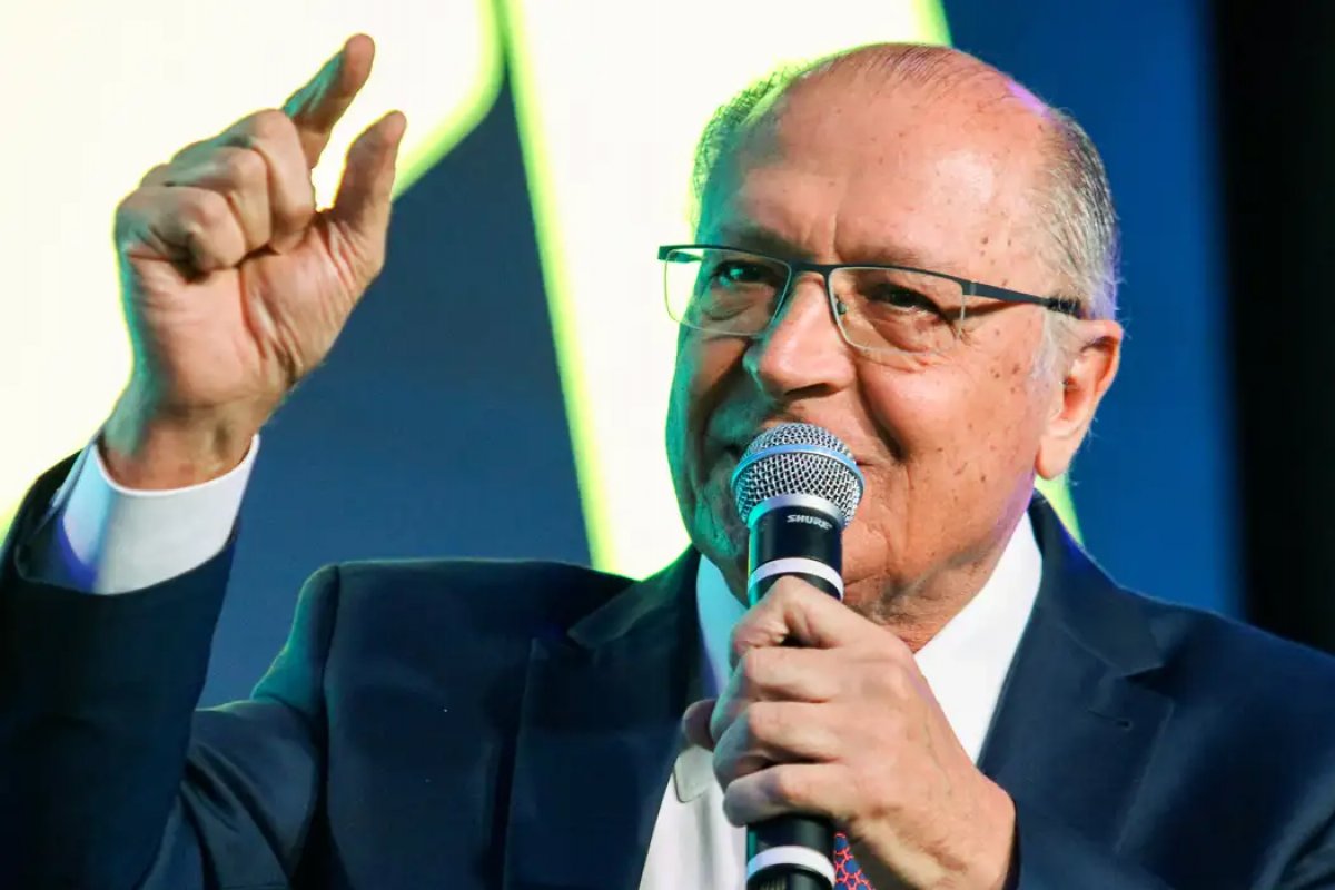 Plano de contingência ao tarifaço deve sair até terça, diz Alckmin