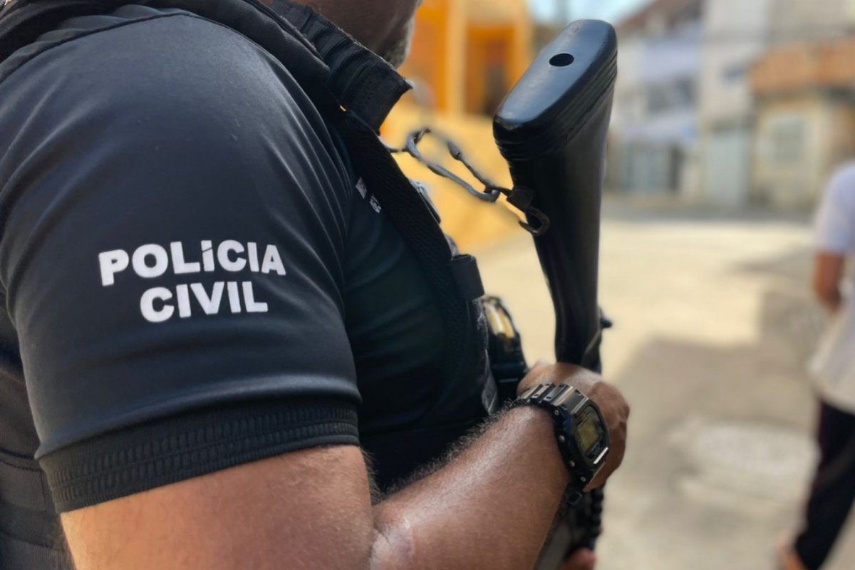 Mulher é presa em Salvador suspeita de aplicar golpes com falsas ofertas de emprego
