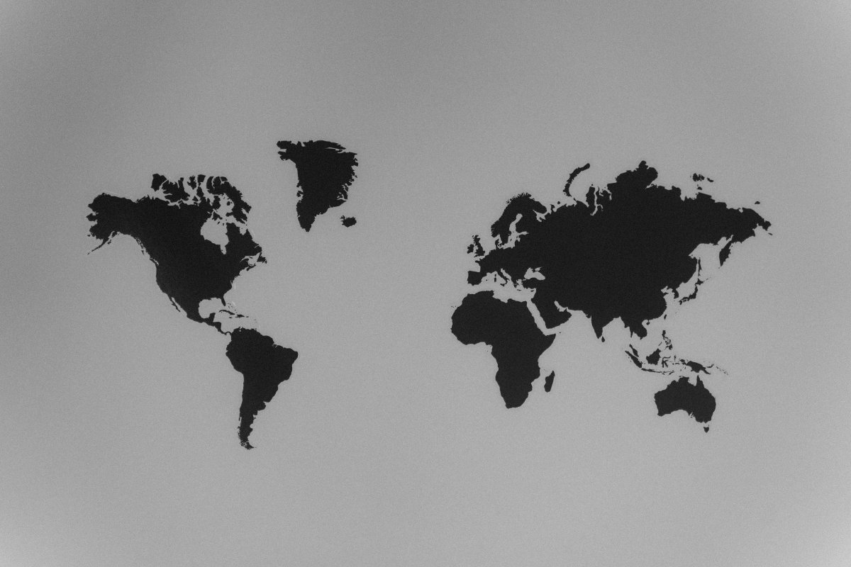 Perdas do Brasil com tarifaço podem ser amortecidas com reajuste do comércio global, diz estudo