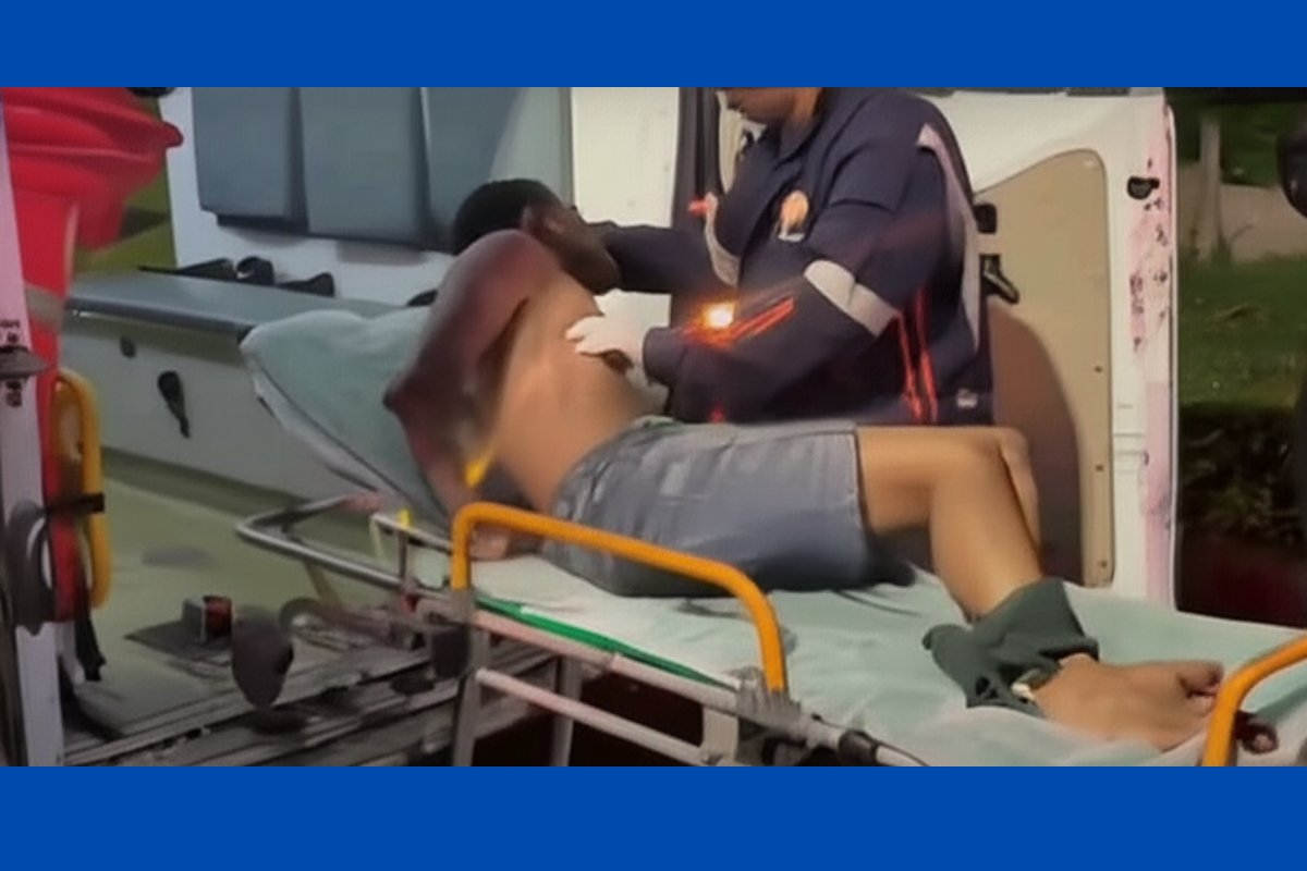 Homem tenta assaltar ônibus, é impedido por motoboy e agredido por população na Avenida Paralela, em Salvador