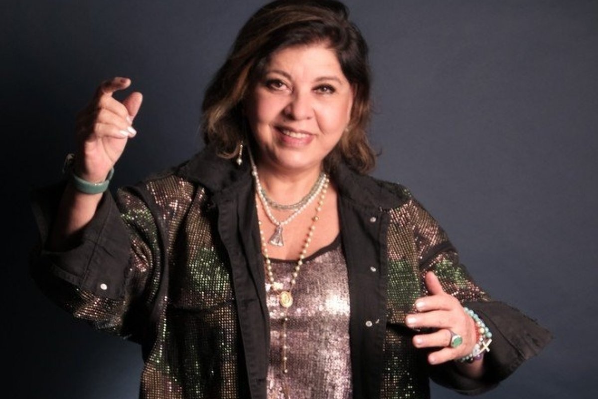 Namorando um mecânico de 24 anos, Roberta Miranda diz ser 'bissexual com orgulho'!   