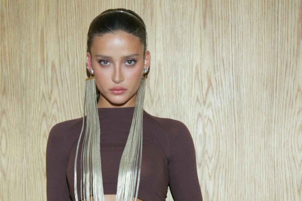 Lívia Nunes brilha em look Alaïa no aniversário de Bruna Marquezine na Ilha Fiscal!
