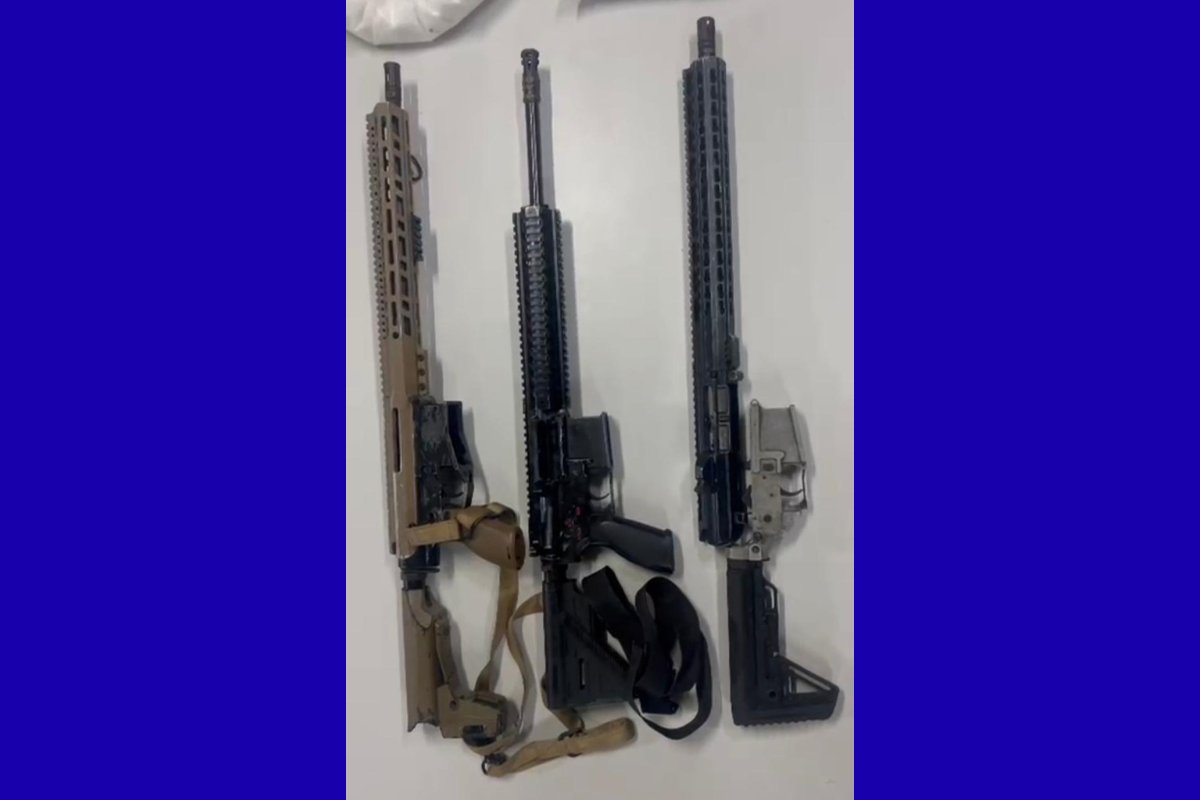 Três fuzis são apreendidos pela Polícia Militar em casa no bairro de Tancredo Neves