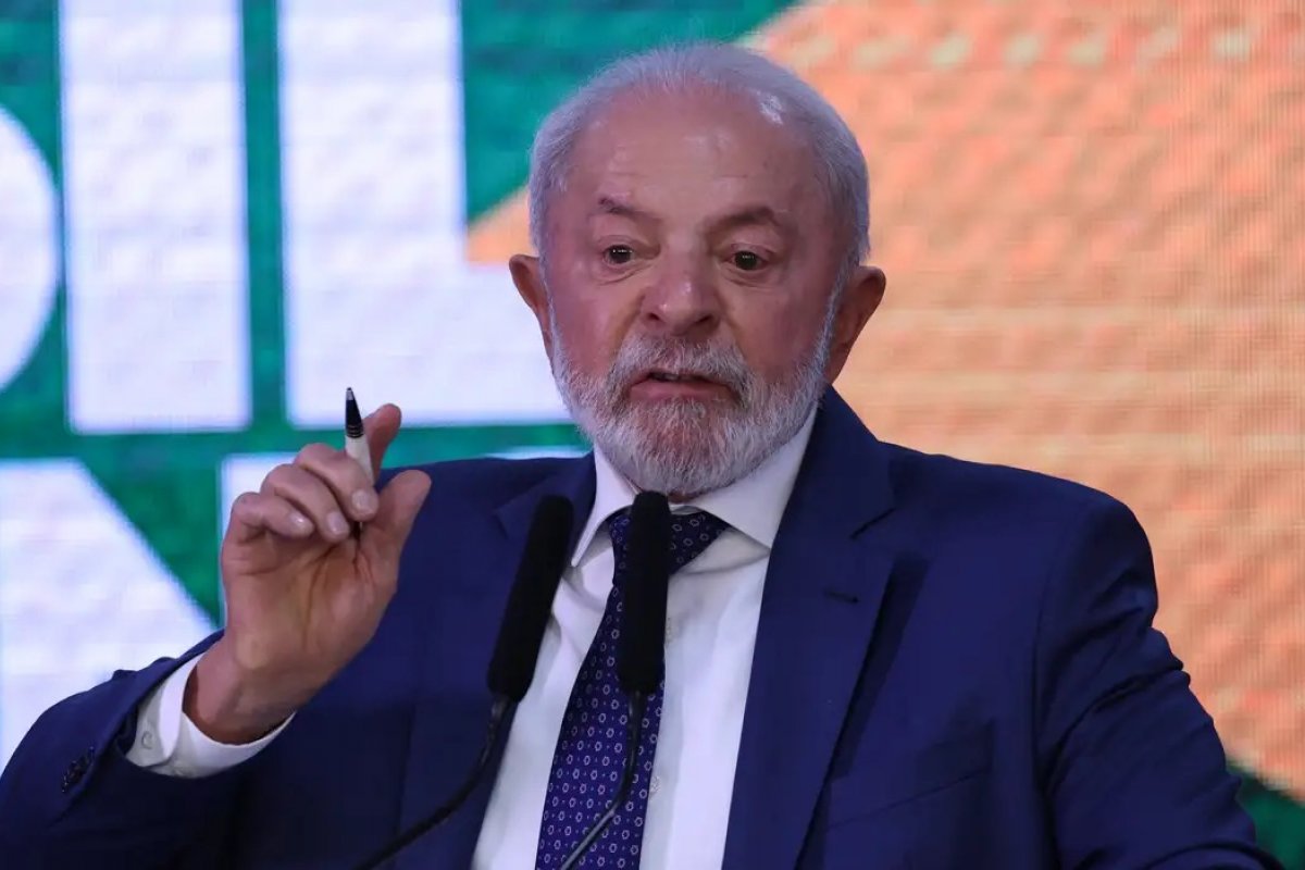 Lula quer juro mais barato em linha de crédito para reformas habitacionais
