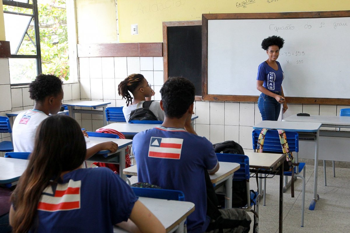 Estado abre 10 mil vagas para monitores do programa Mais Estudo 